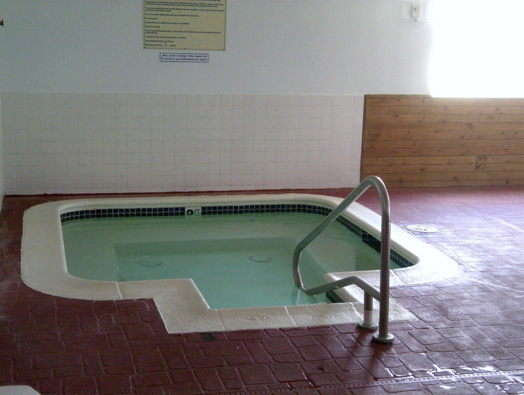 Capri Inn & Suites - Beatrice Eksteriør bilde